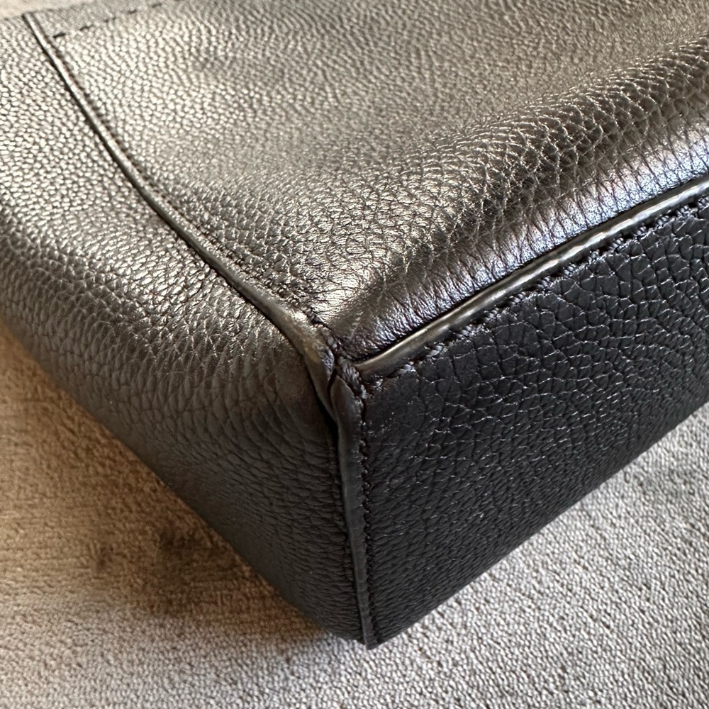 Tory Burch McGraw Pebbled Leather Bucket Bag | Black | Gold Hardware - Picture 7 of 15